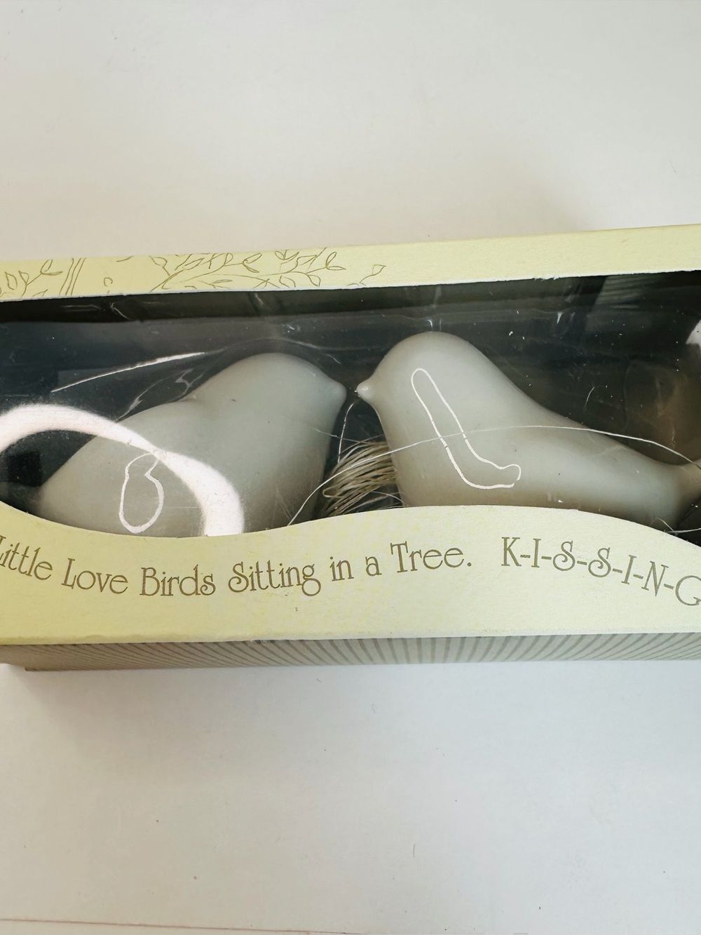 Kate Aspen LOVE BIRDS Kissing Salt & Pepper Shaker Set White Ceramic NEW